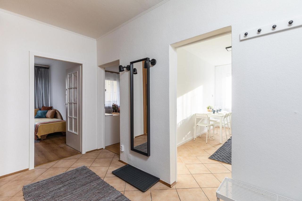 Room, Pirenejska 20 Cozy Rooms Warsaw Exterior photo